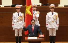 政府總理范明政宣誓就職。