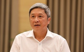 衛生部副部長阮長山被譴責。