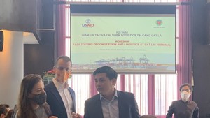 HCMC cooperates with USAID to ease container congestion at Cat Lai Port