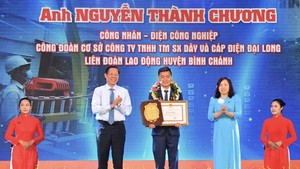 Twenty individuals receive 22nd Ton Duc Thang Award