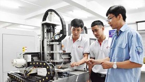 Students of HCMC Technical and Economic College in the workshop session