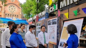 An exhibition of the life and revolutionary career of President Ho Chi Minh opens in HCMC Book Street. 