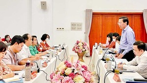 Chairman of the HCMC People’s Committee Phan Van Mai speaks at a wokring session on performance in administrative reform with the People’s Committee of District 1 on July 1. (Photo: SGGP)