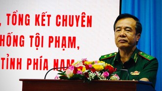 Trung ướng Lê Đức Thái, Tư lệnh Bộ đội Biên phòng phát biểu chỉ đạo hội nghị.