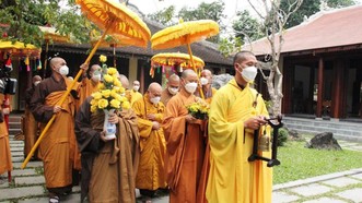 Trung ương Giáo hội Phật giáo Việt Nam viếng Thiền sư Thích Nhất Hạnh