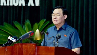 Chủ tịch Quốc hội Vương Đình Huệ phát biểu tại cuộc tiếp xúc với cử tri TP Hải Phòng