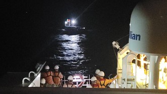 Ứng cứu kịp thời nhiều ngư dân bị nạn trên biển