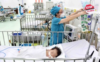 正在市第一兒童醫院照料病童的護理員-緣潘