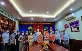 市越南祖國陣線委員會向溫陵會館拜年。