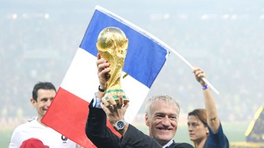 HLV Didier Deschamps luôn tin đội tuyển của ông xứng đáng là nhà vô địch. Ảnh: Getty Images