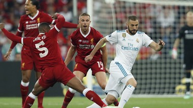 Karim Benzema đã quấy phá hàng thủ cũa Liverpool trong trận chung kết