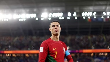 Ronaldo không sunjg sức như sự kỳ vọng của Bồ Đào Nha