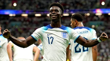 Bukayo Saka đang tỏa sáng trong màu áo tuyển Anh ở World Cup 2022