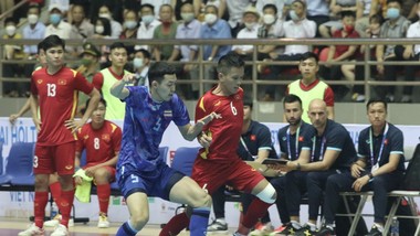 Futsal nam Việt Nam chỉ giành tấm HC đồng SEA Games 31 sau thất bại trước Thái Lan. ẢNH: HỮU THÀNH