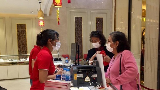 Vietnam Report announces top 10 prestigious retailers in 2021