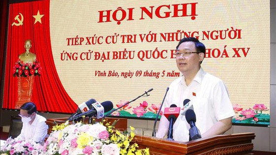 Chủ tịch Quốc hội Vương Đình Huệ tiếp xúc cử tri, vận động bầu cử tại Hải Phòng