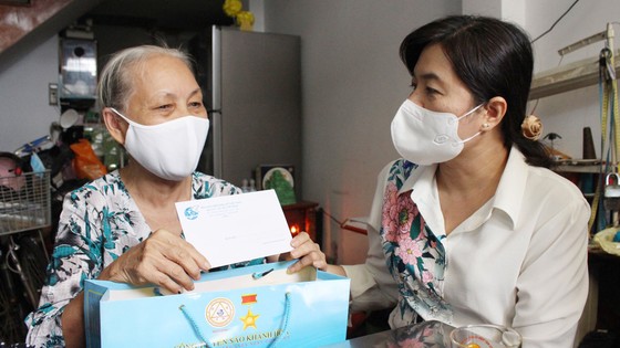 Những cầu nối nghĩa tình