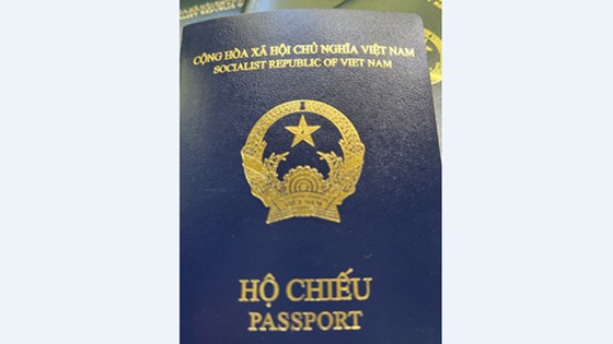 Đức không cấp thị thực trên hộ chiếu mẫu mới do thiếu nơi sinh