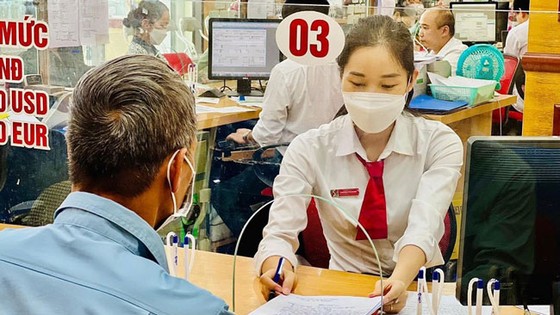 Giao dịch viên Hoàng Thị Dung - Agribank huyện Hữu Lũng, Lạng Sơn đã giúp khách hàng ngăn chặn vụ lừa đảo.