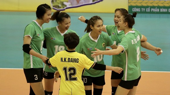 Các cô gái VTV Bình Điền Long An đã giành vé vào chơi trận chung kết Cúp Hùng Vương 2021. Ảnh: DŨNG PHƯƠNG