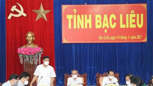 Thứ trưởng Bộ Y tế Đỗ Xuân Tuyên, phát biểu tại buổi làm việc với Ban chỉ đạo phòng, chống dịch Covid-19 tỉnh Bạc Liêu