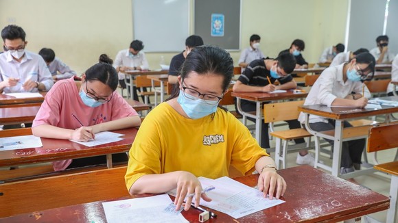 Thí sinh dự thi tốt nghiệp THPT 2021. ẢNH: QUANG PHÚC