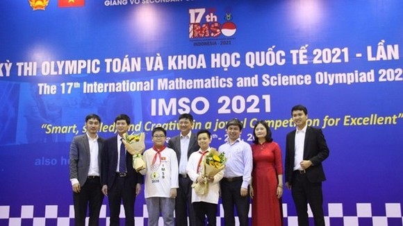Vietnamese students won 20 medals at the 2021 International Mathematics and Science Olympiad (IMSO). (Photo: VNA)