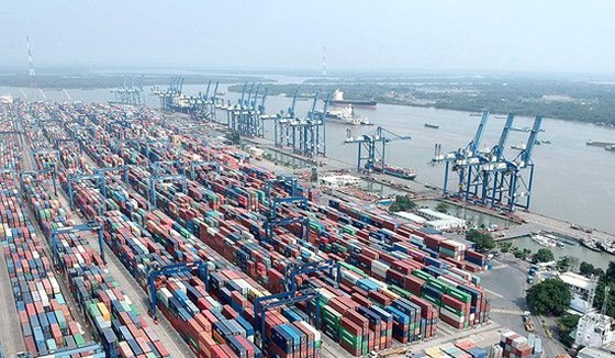 Hàng hóa xuất nhập khẩu tại Cảng Cát Lái, TPHCM. Ảnh: CAO THĂNG