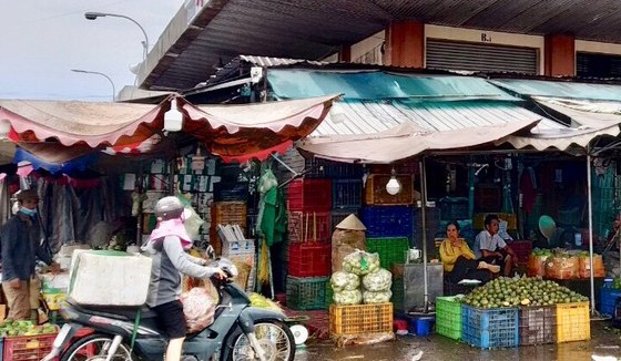 Một góc chợ đầu mối nông sản thực phẩm Hóc Môn. Ảnh tư liệu trước khi thực hiện giãn cách