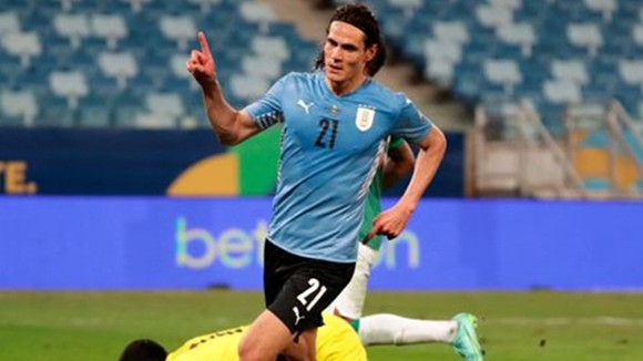 Edinson Cavani ghi bàn thắng đầu tiên cho tuyển Uruguay kể từ tháng 11 năm ngoái.
