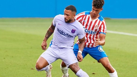 Memphis Depay có màn ra mắt khá suôn sẻ.