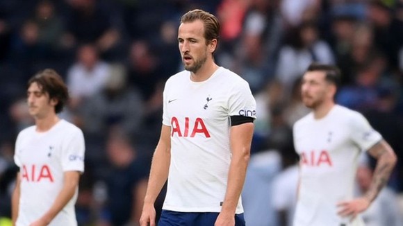 Harry Kane và hình ảnh nhạt nhòa trong trận thua Chelsea. Ảnh: Getty Images