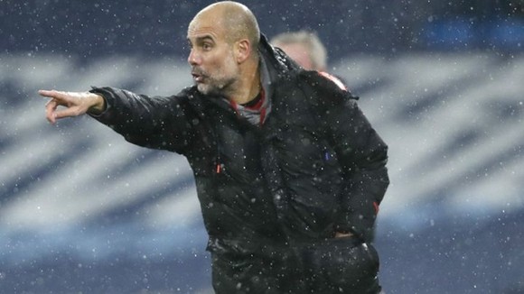 HLV Pep Guardiola cảnh báo phải loại bỏ bất kỳ mối nguy nào của sự tự mãn.