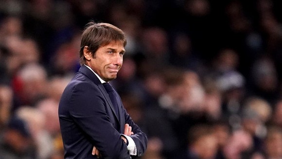 HLV Antonio Conte khó có thể hài lòng với tình trạng của Tottenham.