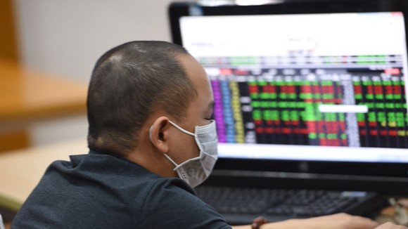 Nhà đầu tư vẫn nên xem xét kỹ kế hoạch phát hành cổ phiếu mới của các doanh nghiệp. Ảnh: Ngọc Thắng