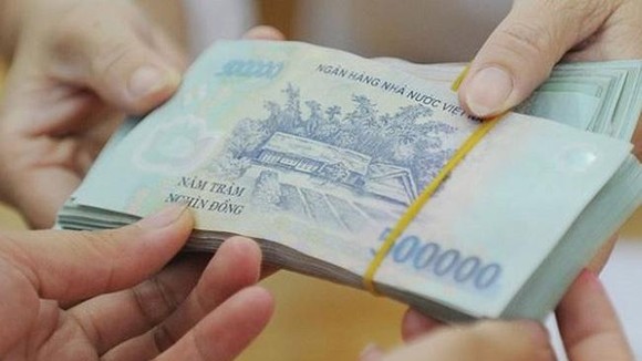 Trái lại các tổ chức kinh tế lại thích gửi tiền vào ngân hàng.