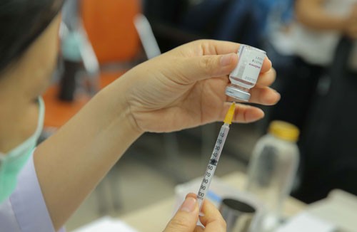 TPHCM cho biết các thông tin TP tiêm vaccine Covid-19 cho trẻ 12-17 tuổi vào 22-10 là chưa chính xác.