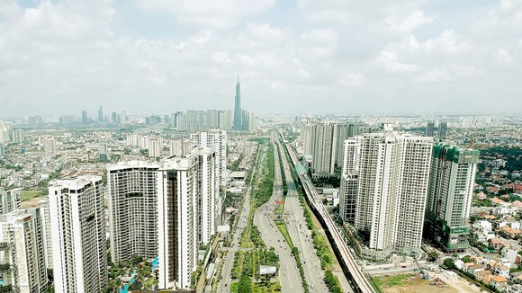 Các chung cư mới dọc tuyến metro Bến Thành - Suối Tiên. Ảnh: CAO THĂNG
