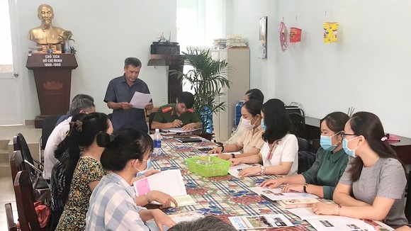 Một chi bộ ở quận 7 (TPHCM) tổ chức sinh hoạt chi bộ trước khi làn sóng dịch Covid-19 lần thứ 4 bùng phát