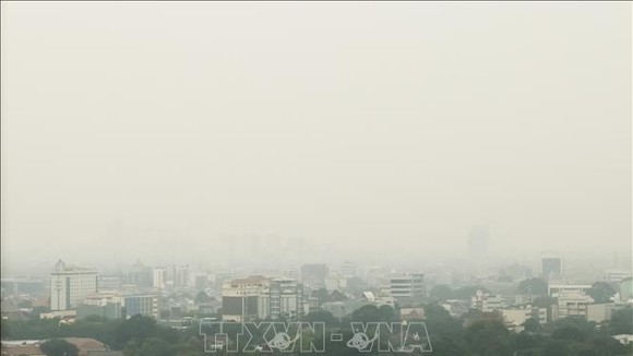 Không khí ô nhiễm bao trùm thủ đô Jakarta, Indonesia. Ảnh tư liệu: TTXVN