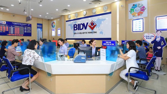 Lợi nhuận ngân hàng khả quan khiến cổ phiếu ngân hàng thời gian qua tăng mạnh Ảnh: HUY PHAN