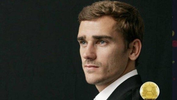 Antoine Griezmann trong số báo mới nhất của France Football.