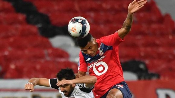 Lille bỏ lỡ cơ hội bứt xa PSG