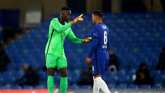 Chelsea lo lắng mất Mendy trong trận quyết chiến với Man City