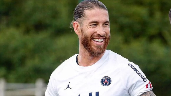 Sergio Ramos sẽ phải ngồi ngoài đến cuối tháng 10