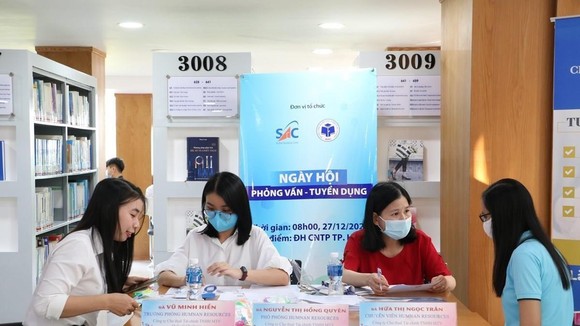Các doanh nghiệp sẽ gia tăng nhu cầu tuyển dụng vào quý 1 và quý 2 năm 2022. (Ảnh minh hoạ: TTXVN)