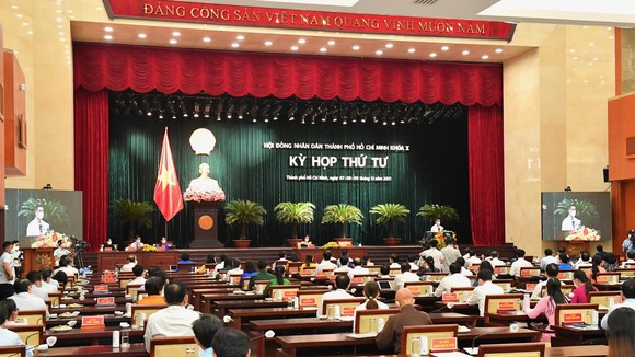 Kỳ họp thứ 4 HĐND TPHCM khóa X. Ảnh: VIỆT DŨNG