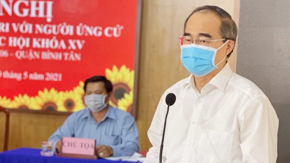 Ứng cử viên Nguyễn Thiện Nhân, Trưởng đoàn ĐBQH TPHCM trình bày chương trình hành động. Ảnh: ĐÌNH LÝ