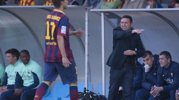 Eusebio Sacristan trong thời gian làm trợ lý HLV ở Barca dưới thời của Frank Rijkaard