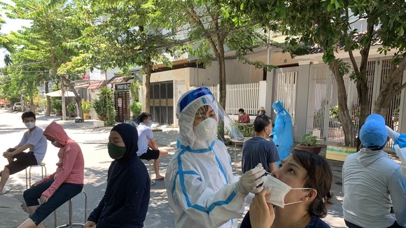 Xét nghiệm ở khu vực quận Cẩm Lệ (Đà Nẵng)